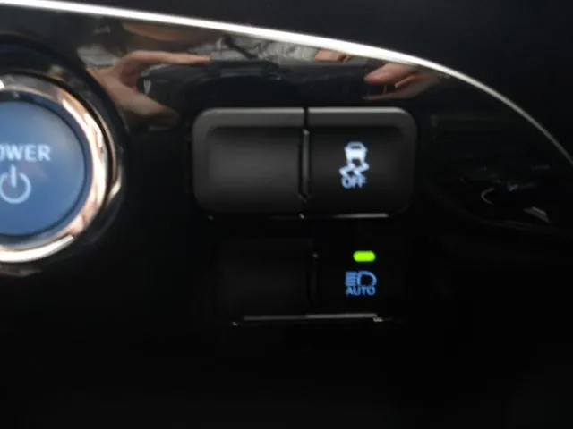 トヨタ　プリウス