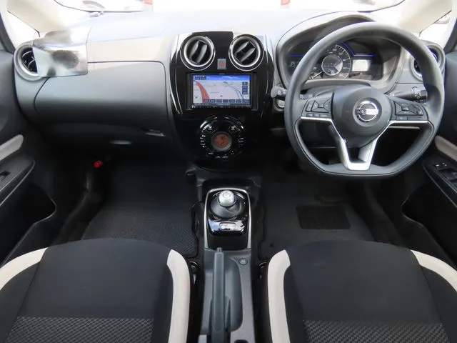 ニッサン　ノート