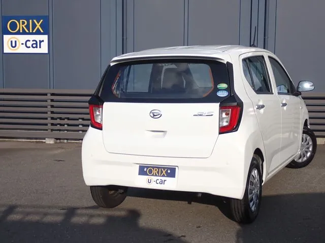 ミラ　イース（ダイハツ）の車両写真