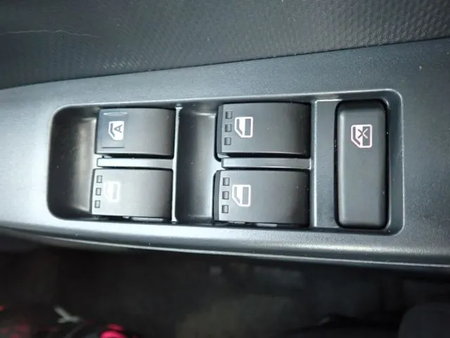 ミラ　イース（ダイハツ）の車両写真