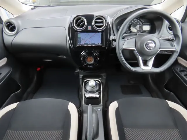 ノート（ニッサン）の車両写真