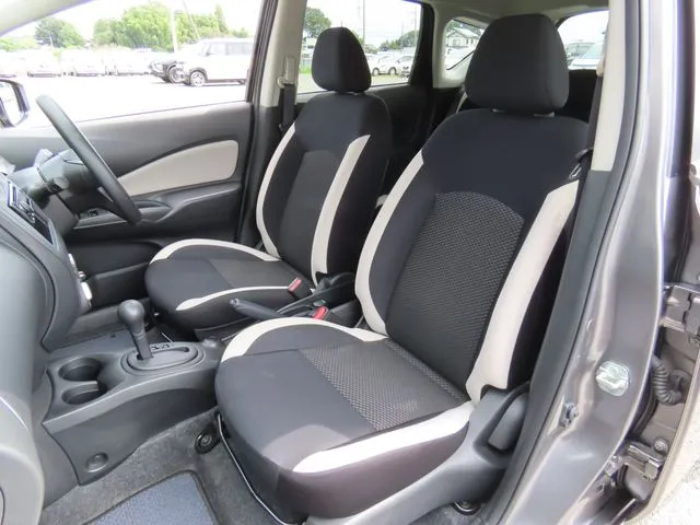 ノート（ニッサン）の車両写真