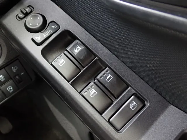 ダイハツ タフト