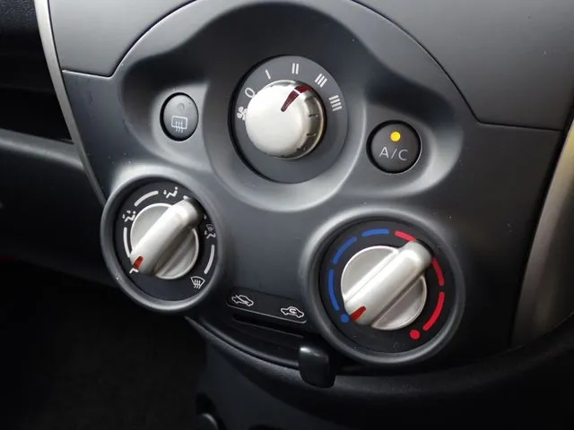 マーチ(ニッサン)の車両写真