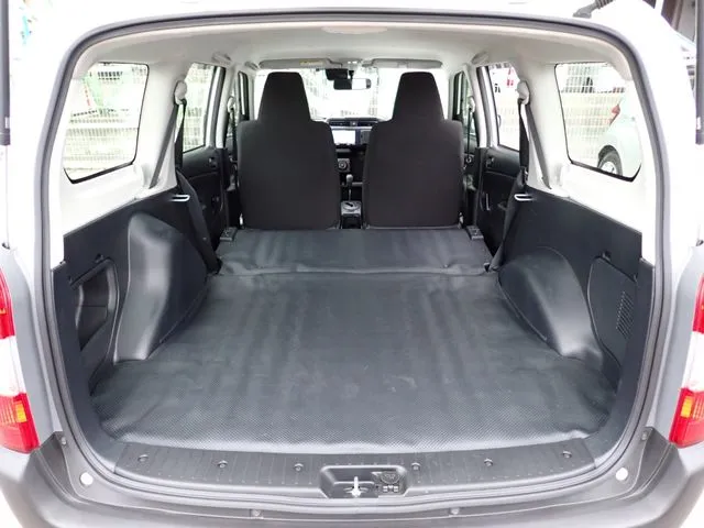 プロボックスバン　４ＷＤ（トヨタ）の車両写真