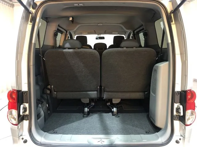 ニッサン　ＮＶ２００バネットワゴン