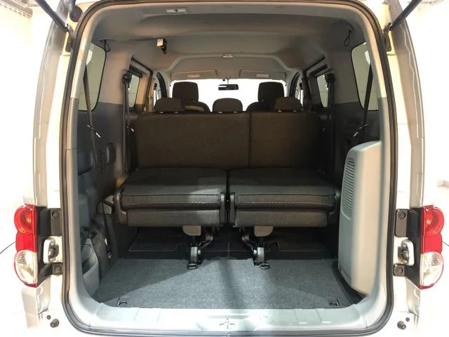 ニッサン　ＮＶ２００バネットワゴン