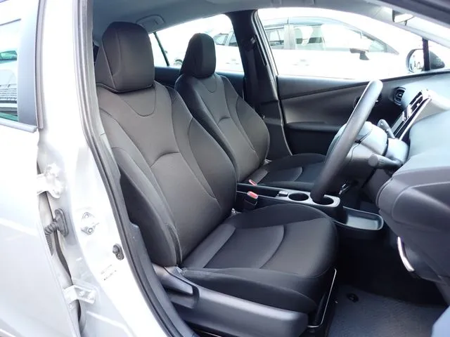 プリウス(トヨタ)の車両写真