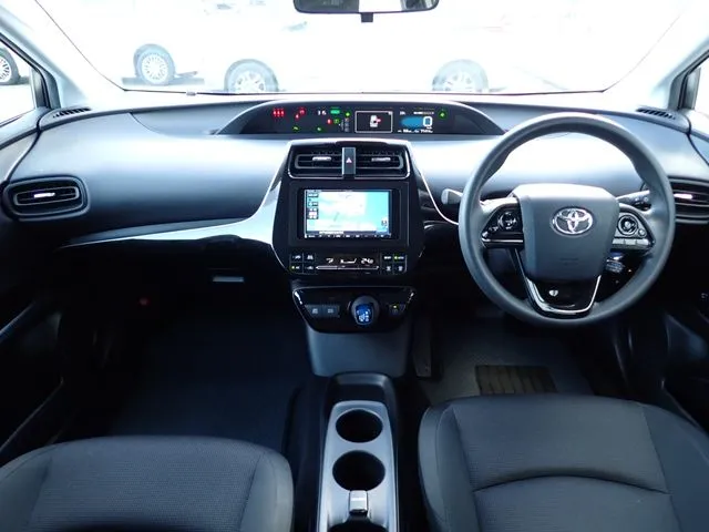 プリウス(トヨタ)の車両写真