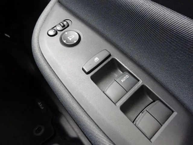 フィット　ｅ：ＨＥＶ（ホンダ）の車両写真