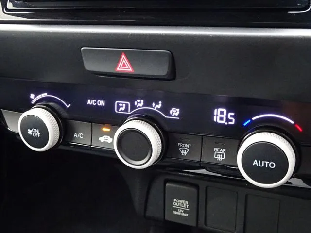 フィット　ｅ：ＨＥＶ（ホンダ）の車両写真