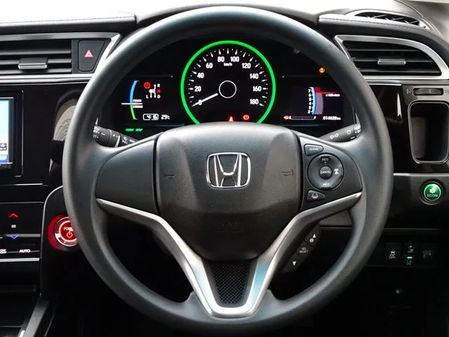 ホンダ　シャトル　ハイブリッド