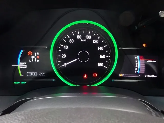 ホンダ　シャトル　ハイブリッド