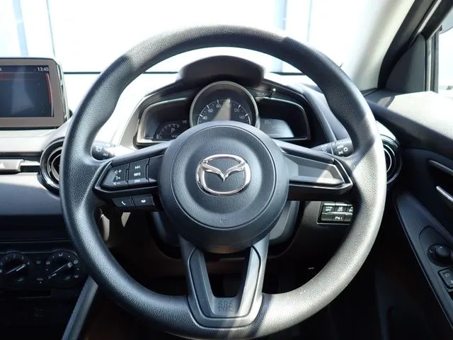 ＭＡＺＤＡ２（マツダ）の車両写真