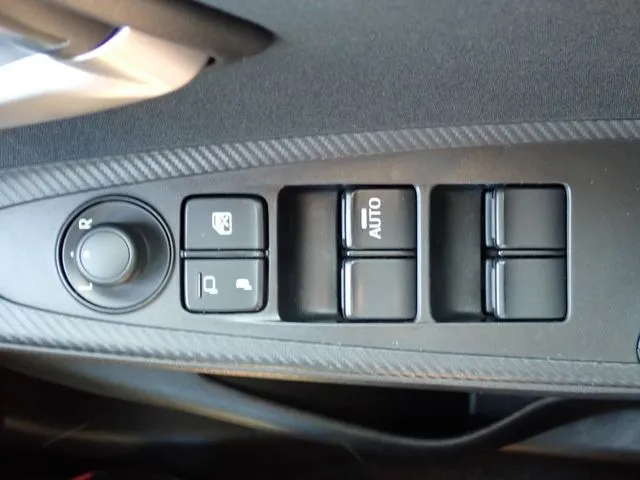 ＭＡＺＤＡ２（マツダ）の車両写真