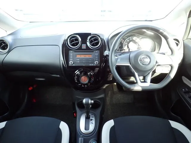 ニッサン　ノート