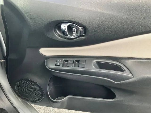 ニッサン　ノート　４ＷＤ