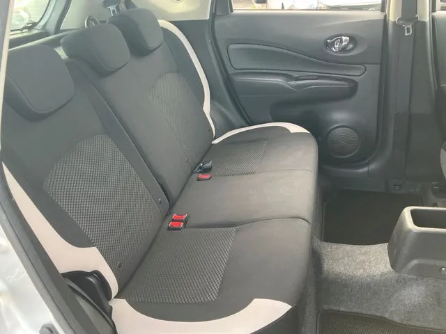 ニッサン　ノート　４ＷＤ