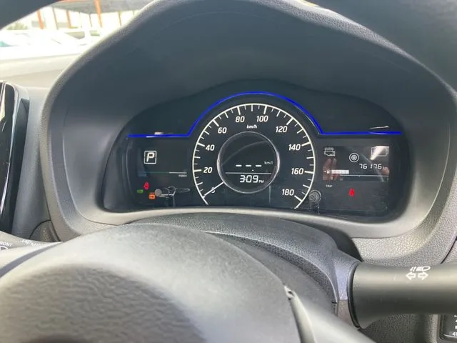 ニッサン　ノート　４ＷＤ