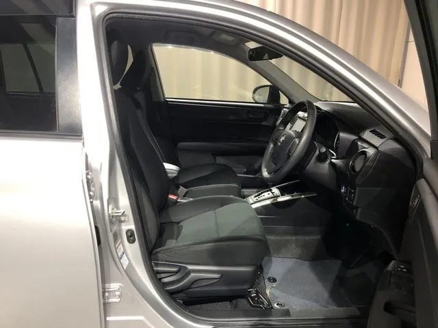 トヨタ　カローラフィールダー　４ＷＤ