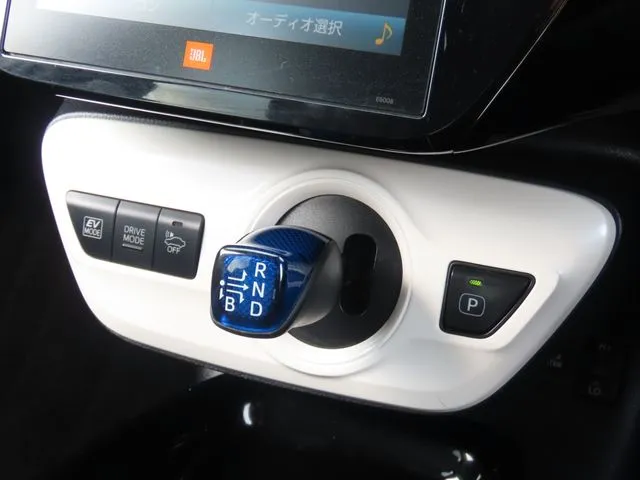 プリウス（トヨタ）の車両写真