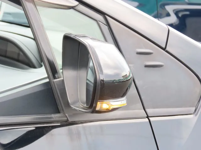 プリウス（トヨタ）の車両写真