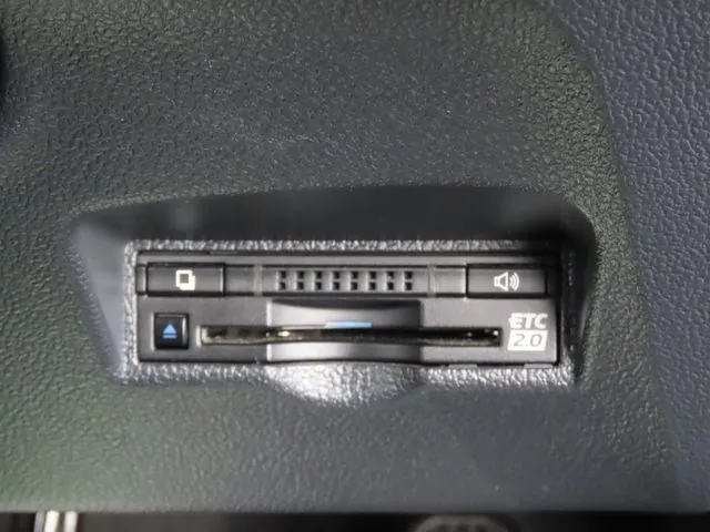 プリウス（トヨタ）の車両写真