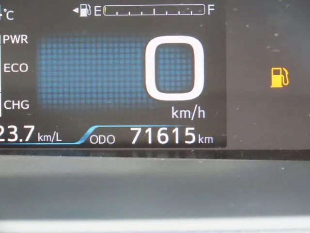 プリウス（トヨタ）の車両写真