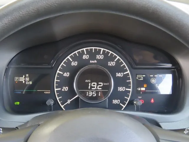 ノート(ニッサン)の車両写真