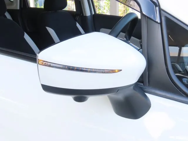 ノート(ニッサン)の車両写真