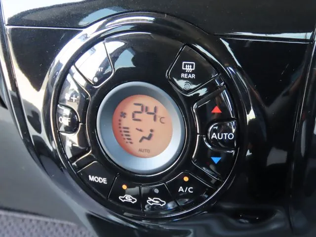 ノート(ニッサン)の車両写真