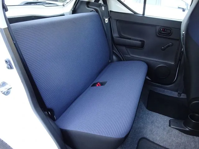 アルト 4WD(スズキ)の車両写真