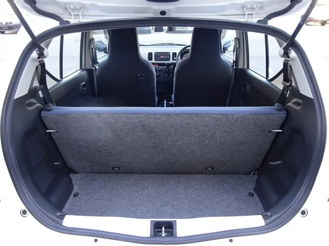 アルト 4WD(スズキ)の車両写真