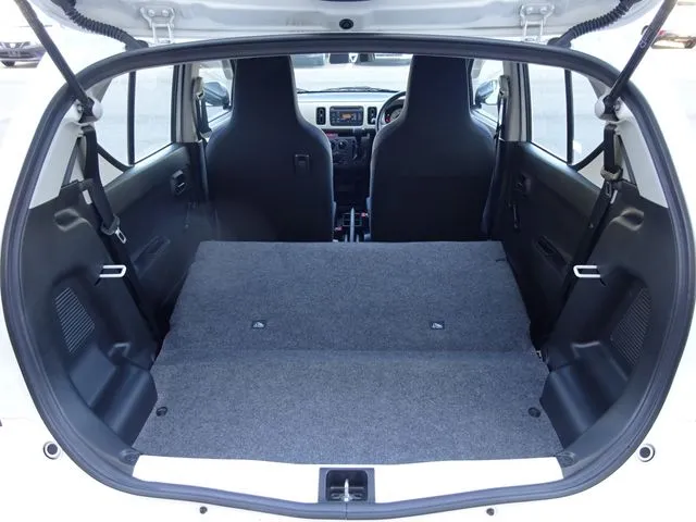 アルト 4WD(スズキ)の車両写真