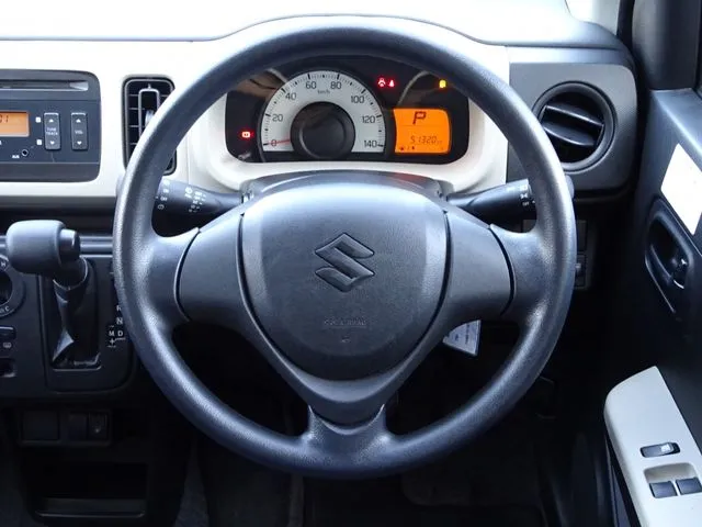 アルト 4WD(スズキ)の車両写真