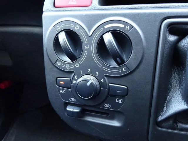 アルト 4WD(スズキ)の車両写真