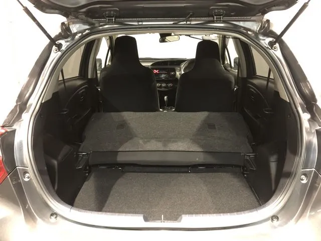 トヨタ　ヴィッツ