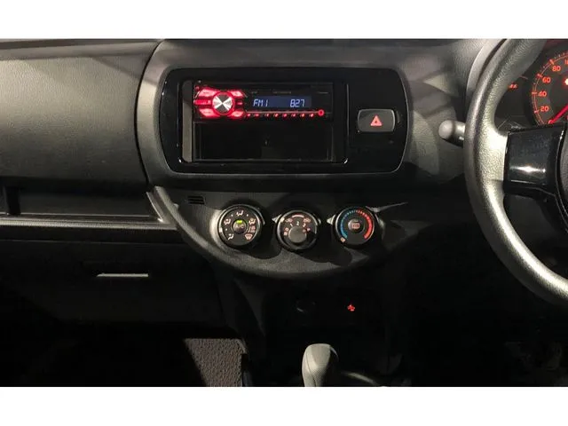 トヨタ　ヴィッツ