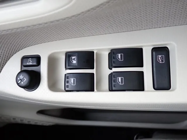 ムーヴ（ダイハツ）の車両写真