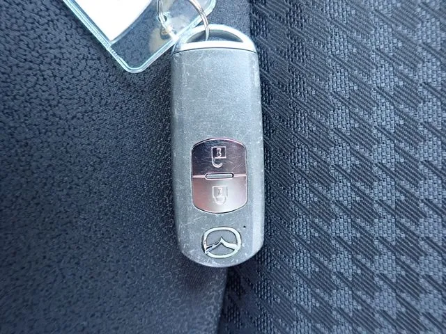 マツダ　デミオ