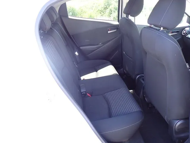 マツダ　デミオ