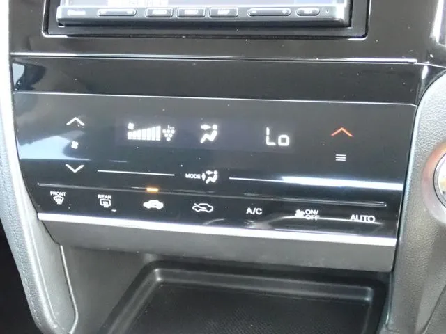 シャトル　ハイブリッド（ホンダ）の車両写真