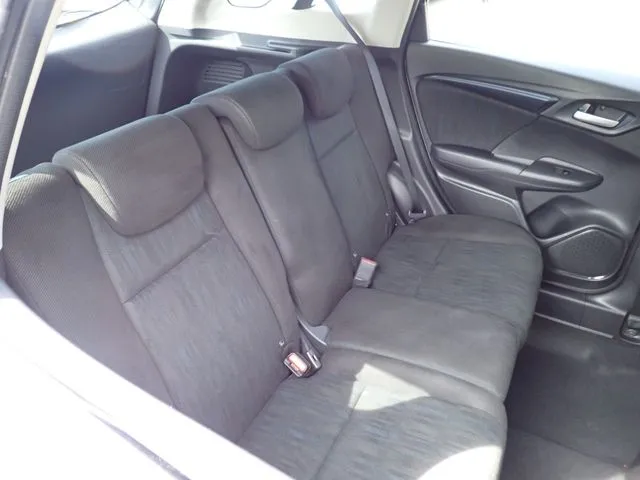 シャトル　ハイブリッド（ホンダ）の車両写真