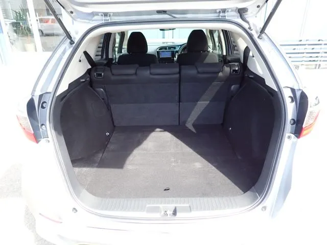 シャトル　ハイブリッド（ホンダ）の車両写真