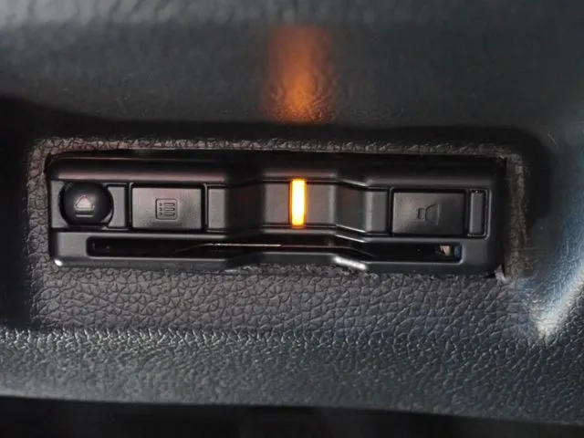 シャトル　ハイブリッド（ホンダ）の車両写真