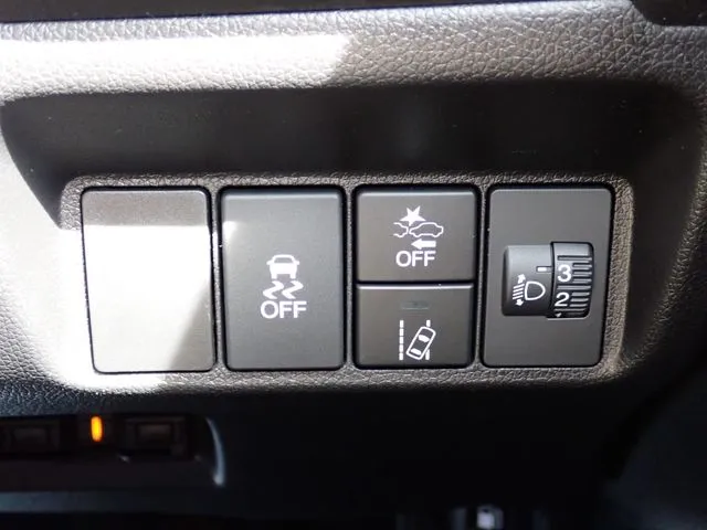 シャトル　ハイブリッド（ホンダ）の車両写真