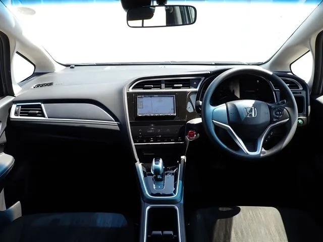 ホンダ　シャトル　ハイブリッド