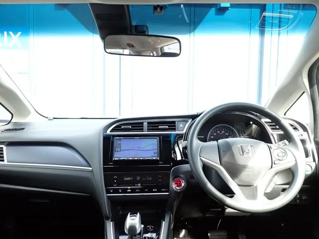 シャトル　ハイブリッド（ホンダ）の車両写真