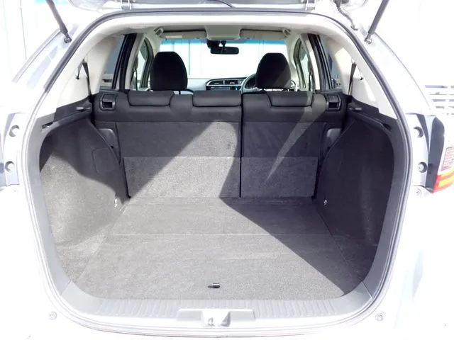 シャトル　ハイブリッド（ホンダ）の車両写真