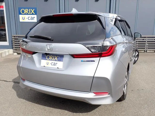 シャトル　ハイブリッド（ホンダ）の車両写真